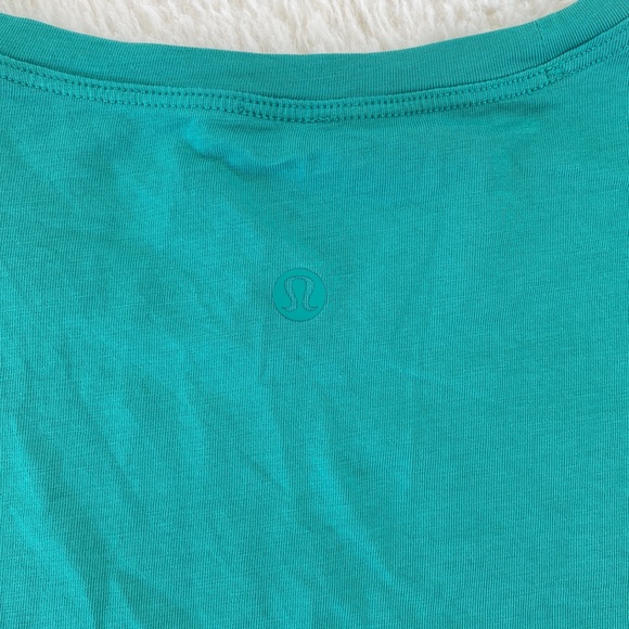 ❤️ Lululemon Cates Tee Size 4 Maldives Green NWOT - Picture 6 of 7